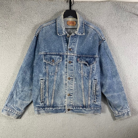 Vintage Levi’s 70507 Denim Trucker Jacket USA Made Castle Graphic Back M - Picture 4 of 12